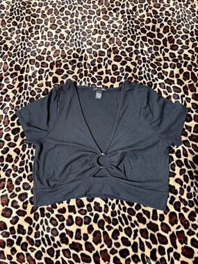Black Ribbed Cutout Crop Top | O-Ring Front